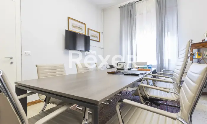 Rexer-Rivoli-VILLA-SINGOLA-LIBERA-SU-LATI-LOCATA-SINO-AL-Altro