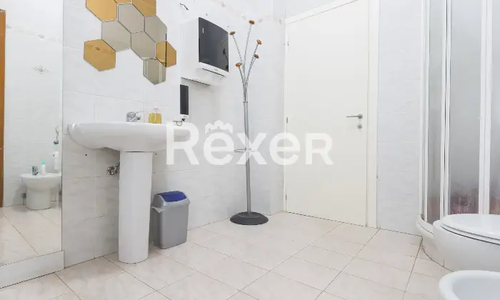 Rexer-Rivoli-VILLA-SINGOLA-LIBERA-SU-LATI-LOCATA-SINO-AL-Altro