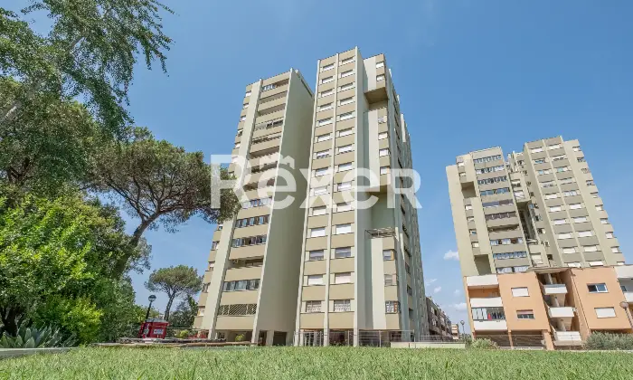 Rexer-Roma-Appartamento-in-Via-Byron-con-posto-auto-e-cantina-Vista