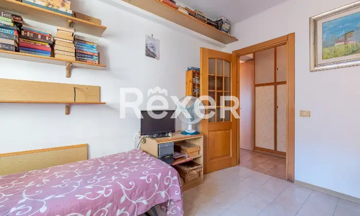 Rexer-Roma-Appartamento-in-Via-Byron-con-posto-auto-e-cantina-Camera