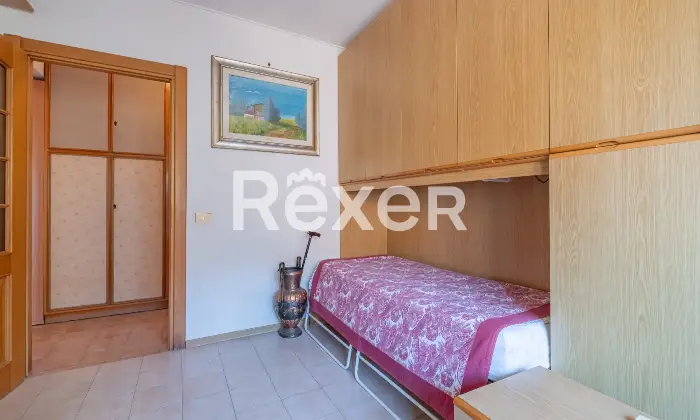 Rexer-Roma-Appartamento-in-Via-Byron-con-posto-auto-e-cantina-Camera