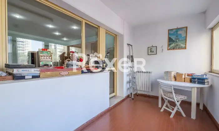 Rexer-Roma-Appartamento-in-Via-Byron-con-posto-auto-e-cantina-Balcone