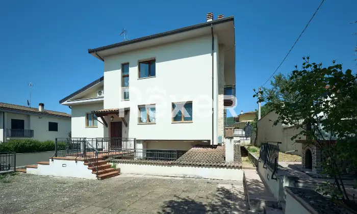 Rexer-LAquila-Villa-bifamiliare-con-due-appartamenti-indipendenti-e-garage-Altro