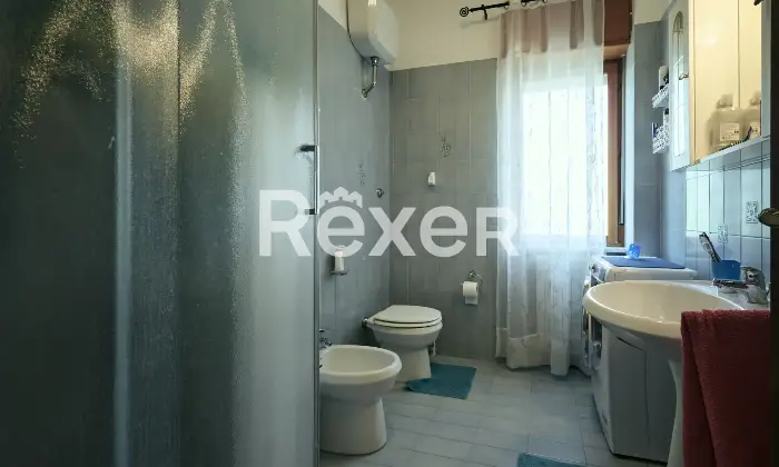 Rexer-LAquila-Villa-bifamiliare-con-due-appartamenti-indipendenti-e-garage-Altro