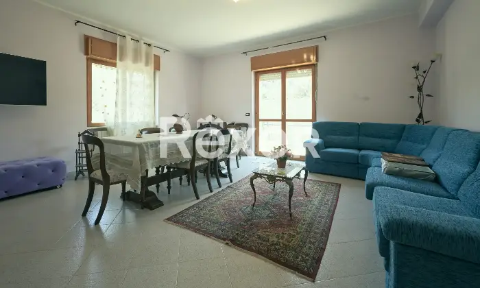 Rexer-LAquila-Villa-bifamiliare-con-due-appartamenti-indipendenti-e-garage-Altro