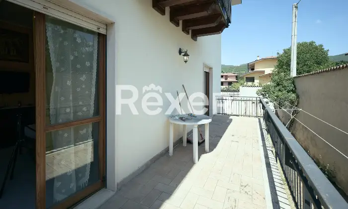 Rexer-LAquila-Villa-bifamiliare-con-due-appartamenti-indipendenti-e-garage-Altro