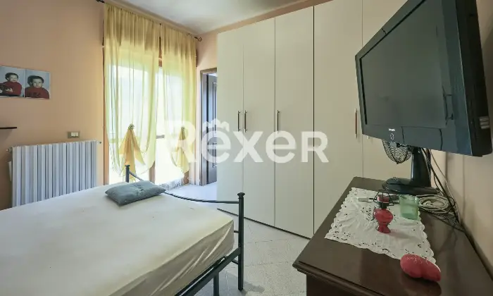 Rexer-LAquila-Villa-bifamiliare-con-due-appartamenti-indipendenti-e-garage-Altro