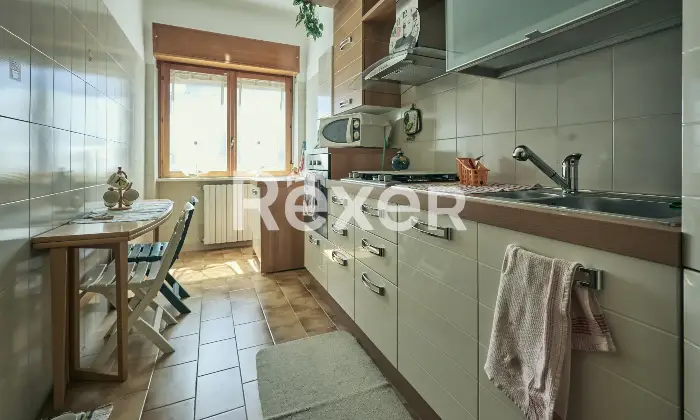 Rexer-LAquila-Villa-bifamiliare-con-due-appartamenti-indipendenti-e-garage-Altro