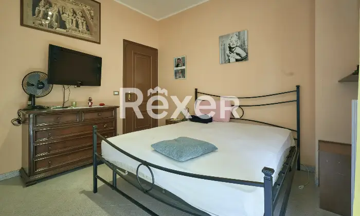 Rexer-LAquila-Villa-bifamiliare-con-due-appartamenti-indipendenti-e-garage-Altro