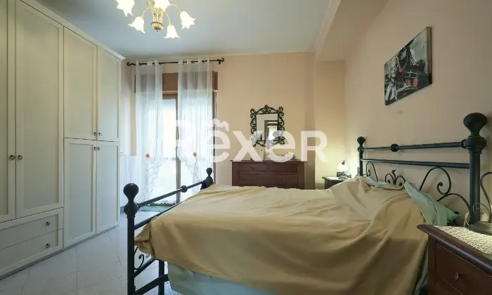 Rexer-LAquila-Villa-bifamiliare-con-due-appartamenti-indipendenti-e-garage-Altro