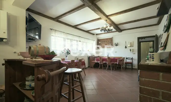 Rexer-LAquila-Villa-bifamiliare-con-due-appartamenti-indipendenti-e-garage-Altro