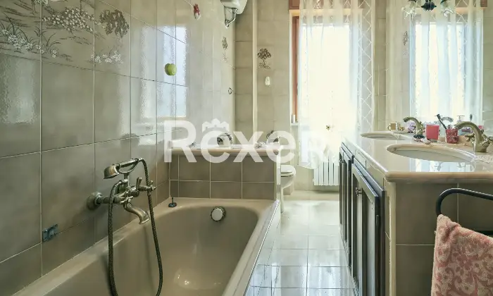 Rexer-LAquila-Villa-bifamiliare-con-due-appartamenti-indipendenti-e-garage-Altro