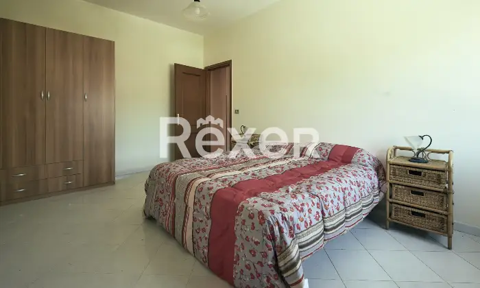 Rexer-LAquila-Villa-bifamiliare-con-due-appartamenti-indipendenti-e-garage-Altro
