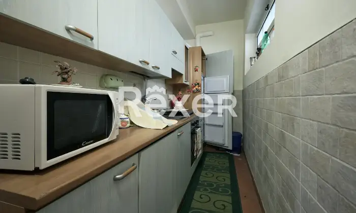 Rexer-LAquila-Villa-bifamiliare-con-due-appartamenti-indipendenti-e-garage-Altro