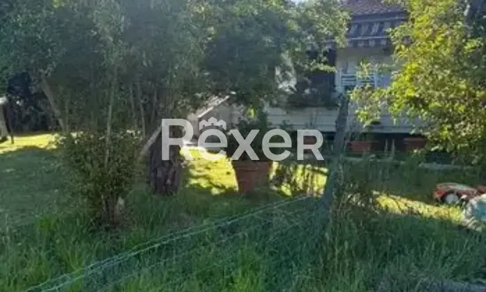 Rexer-Massa-Vendesi-villa-con-giardino-taverna-e-sottotetto-abitabile-Altro