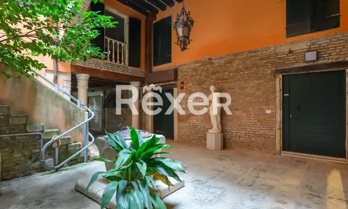 Rexer-Venezia-Appartamento-con-vista-sui-tetti-di-Venezia-nel-cuore-del-Sestiere-di-Castello-Altro