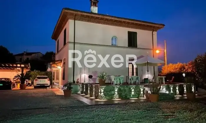 Rexer-Capannori-Vendesi-villa-in-stile-Liberty-con-piscina-e-giardino-Marlia-Capannori-LU-Altro