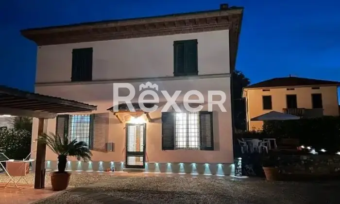 Rexer-Capannori-Vendesi-villa-in-stile-Liberty-con-piscina-e-giardino-Marlia-Capannori-LU-Altro
