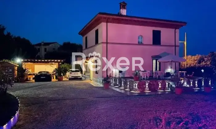 Rexer-Capannori-Vendesi-villa-in-stile-Liberty-con-piscina-e-giardino-Marlia-Capannori-LU-Altro