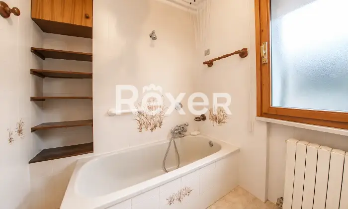 Rexer-Comacchio-Nel-cuore-di-Comacchio-ampia-soluzione-abitativa-con-camere-e-doppio-servizio-Bagno