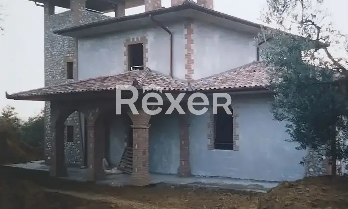 Rexer-Fabro-Villa-da-rifinire-con-torretta-panoramica-e-uliveto-tra-Orvieto-e-Citt-della-Pieve-Altro
