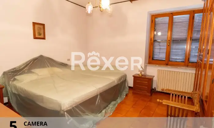 Rexer-Gualdo-Cattaneo-Casa-indipendente-con-tre-appartamenti-ampi-garage-terreno-con-ulivi-e-annessi-Gualdo-Cattaneo-PG-Altro