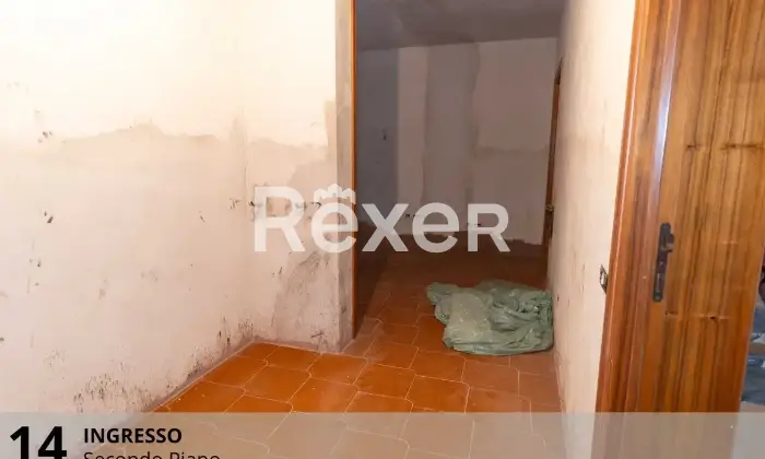Rexer-Gualdo-Cattaneo-Casa-indipendente-con-tre-appartamenti-ampi-garage-terreno-con-ulivi-e-annessi-Gualdo-Cattaneo-PG-Altro