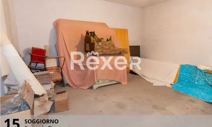 Rexer-Gualdo-Cattaneo-Casa-indipendente-con-tre-appartamenti-ampi-garage-terreno-con-ulivi-e-annessi-Gualdo-Cattaneo-PG-Altro