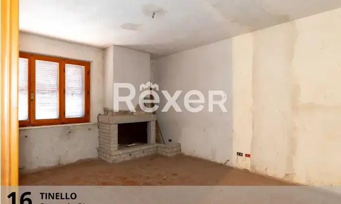 Rexer-Gualdo-Cattaneo-Casa-indipendente-con-tre-appartamenti-ampi-garage-terreno-con-ulivi-e-annessi-Gualdo-Cattaneo-PG-Altro