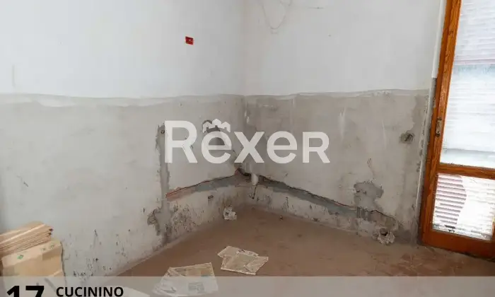 Rexer-Gualdo-Cattaneo-Casa-indipendente-con-tre-appartamenti-ampi-garage-terreno-con-ulivi-e-annessi-Gualdo-Cattaneo-PG-Altro