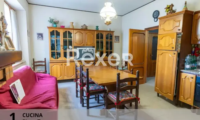 Rexer-Gualdo-Cattaneo-Casa-indipendente-con-tre-appartamenti-ampi-garage-terreno-con-ulivi-e-annessi-Gualdo-Cattaneo-PG-Altro