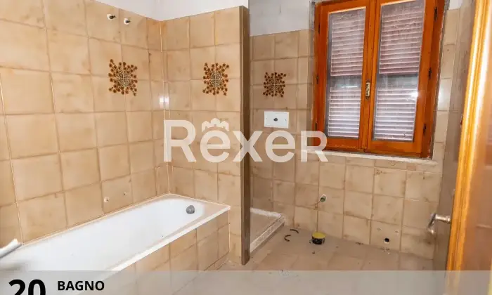 Rexer-Gualdo-Cattaneo-Casa-indipendente-con-tre-appartamenti-ampi-garage-terreno-con-ulivi-e-annessi-Gualdo-Cattaneo-PG-Altro