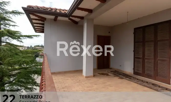Rexer-Gualdo-Cattaneo-Casa-indipendente-con-tre-appartamenti-ampi-garage-terreno-con-ulivi-e-annessi-Gualdo-Cattaneo-PG-Altro