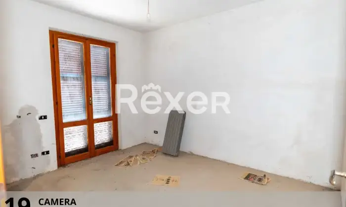 Rexer-Gualdo-Cattaneo-Casa-indipendente-con-tre-appartamenti-ampi-garage-terreno-con-ulivi-e-annessi-Gualdo-Cattaneo-PG-Altro