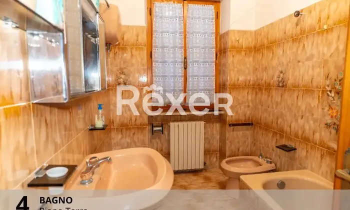 Rexer-Gualdo-Cattaneo-Casa-indipendente-con-tre-appartamenti-ampi-garage-terreno-con-ulivi-e-annessi-Gualdo-Cattaneo-PG-Altro