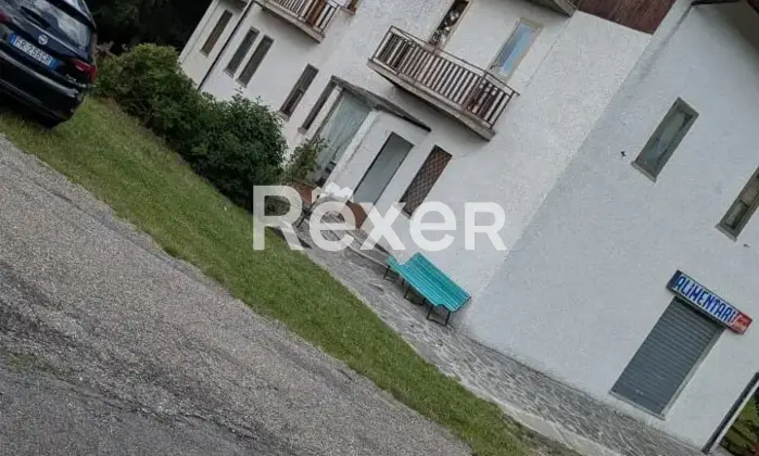 Rexer-Zerba-Casa-indipendente-con-giardino-ampi-spazi-e-possibilit-di-attivit-commerciale-a-Capannette-di-Pej-Zerba-Altro