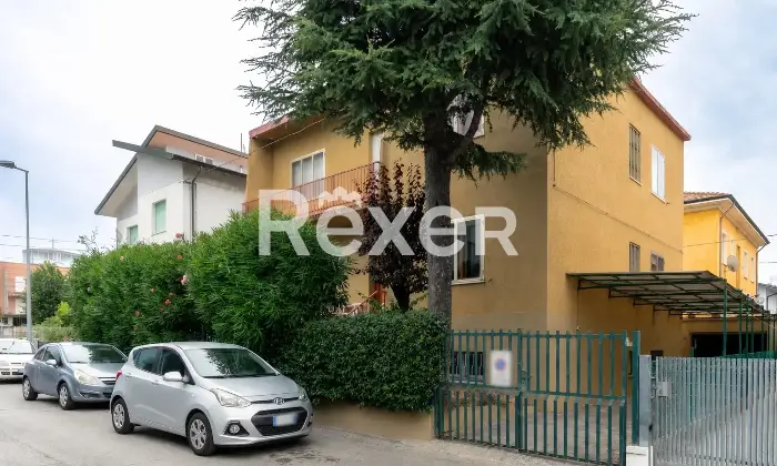 Rexer-Rimini-Casa-indipendente-a-Miramare-di-Rimini-su-tre-livelli-Facciata