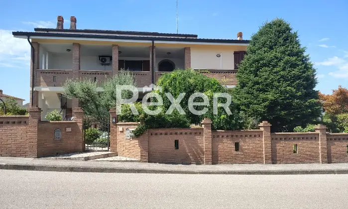 Rexer-Terre-del-Reno-Vendesi-villa-bifamiliare-con-due-unit-indipendenti-giardino-e-impianti-fotovoltaici-Via-Enzo-Masetti-Terre-del-Reno-FE-Altro