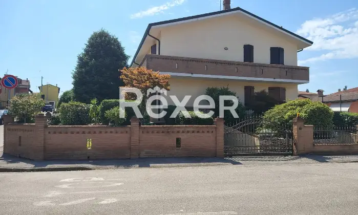 Rexer-Terre-del-Reno-Vendesi-villa-bifamiliare-con-due-unit-indipendenti-giardino-e-impianti-fotovoltaici-Via-Enzo-Masetti-Terre-del-Reno-FE-Altro