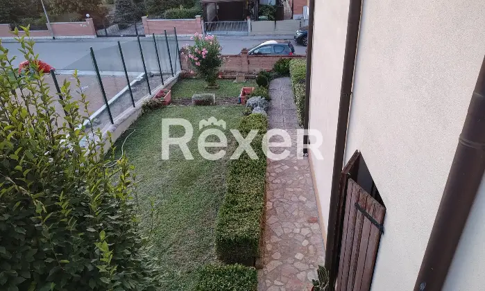 Rexer-Terre-del-Reno-Vendesi-villa-bifamiliare-con-due-unit-indipendenti-giardino-e-impianti-fotovoltaici-Via-Enzo-Masetti-Terre-del-Reno-FE-Altro