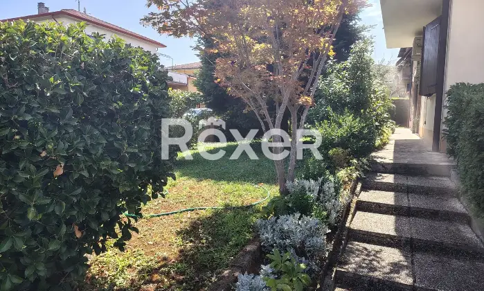Rexer-Terre-del-Reno-Vendesi-villa-bifamiliare-con-due-unit-indipendenti-giardino-e-impianti-fotovoltaici-Via-Enzo-Masetti-Terre-del-Reno-FE-Altro