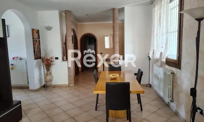 Rexer-Terre-del-Reno-Vendesi-villa-bifamiliare-con-due-unit-indipendenti-giardino-e-impianti-fotovoltaici-Via-Enzo-Masetti-Terre-del-Reno-FE-Altro