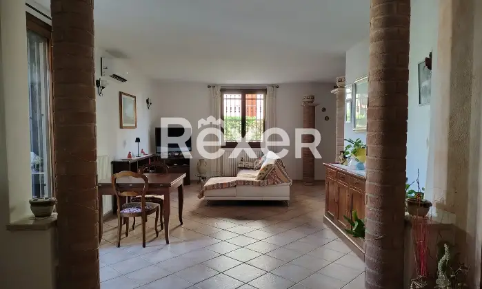 Rexer-Terre-del-Reno-Vendesi-villa-bifamiliare-con-due-unit-indipendenti-giardino-e-impianti-fotovoltaici-Via-Enzo-Masetti-Terre-del-Reno-FE-Altro