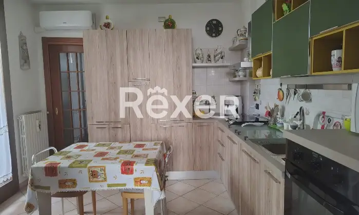 Rexer-Terre-del-Reno-Vendesi-villa-bifamiliare-con-due-unit-indipendenti-giardino-e-impianti-fotovoltaici-Via-Enzo-Masetti-Terre-del-Reno-FE-Altro