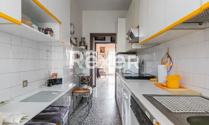 Rexer-Milano-Piazle-Converto-ampio-trilocale-con-terrazzo-ultimo-piano-Altro