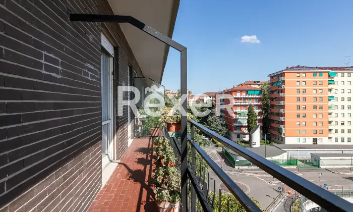Rexer-Milano-Piazle-Converto-ampio-trilocale-con-terrazzo-ultimo-piano-Altro