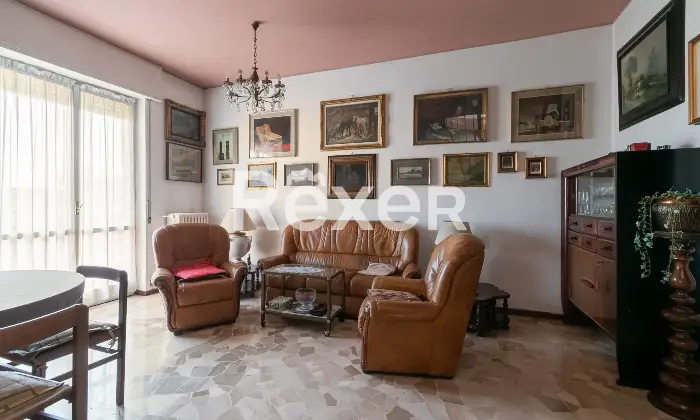 Rexer-Milano-Piazle-Converto-ampio-trilocale-con-terrazzo-ultimo-piano-Altro