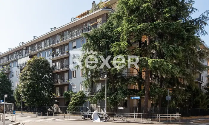 Rexer-Milano-Piazle-Converto-ampio-trilocale-con-terrazzo-ultimo-piano-Altro