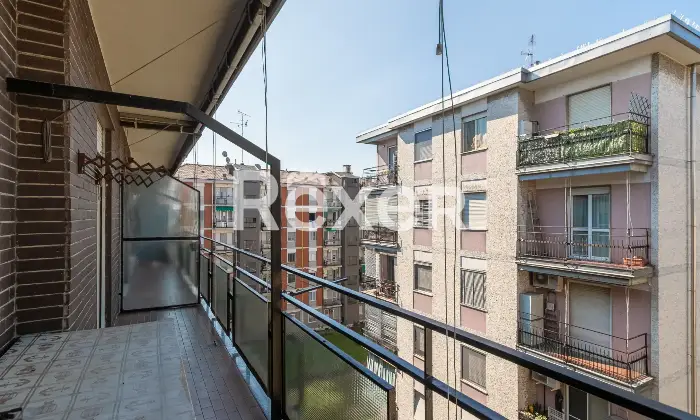 Rexer-Milano-Piazle-Converto-ampio-trilocale-con-terrazzo-ultimo-piano-Altro