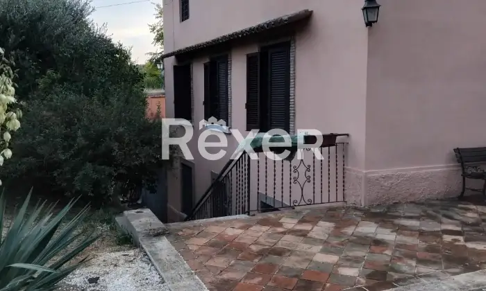 Rexer-Giove-Casa-indipendente-con-terreno-in-vendita-Vocabolo-Fonteviva-Giove-Altro